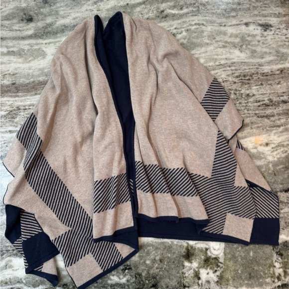 Navy and Beige Women's Reversible Sweater Poncho
One Size Fits All - Picture 4 of 4